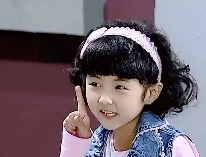 原创5岁拍戏9岁成名冯小刚夸她天才19岁张子枫美得不像话