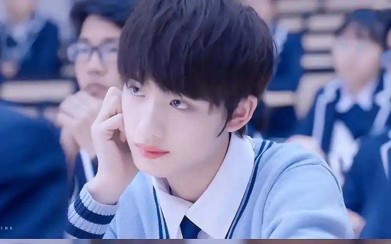 精灵王子丁程鑫,何老师在线表白?谁能拒绝主舞大人的绝美舞台呢