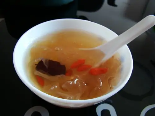 哈哈,得瑟一下,刚做的银耳汤,让那些不会做饭的留留口水