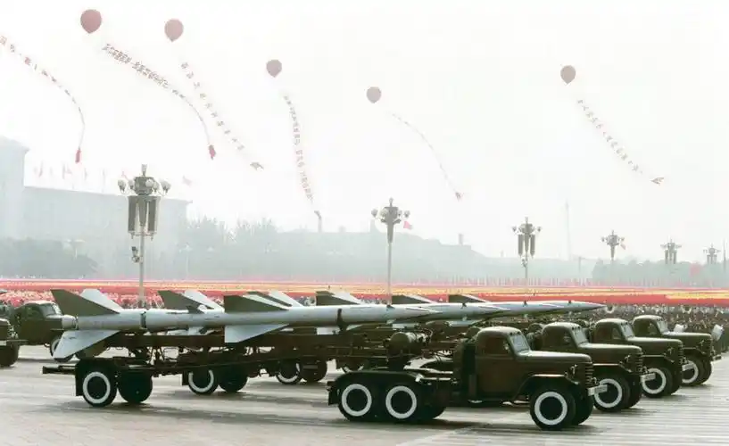 超珍贵老照片再现1984年中国三军大阅兵