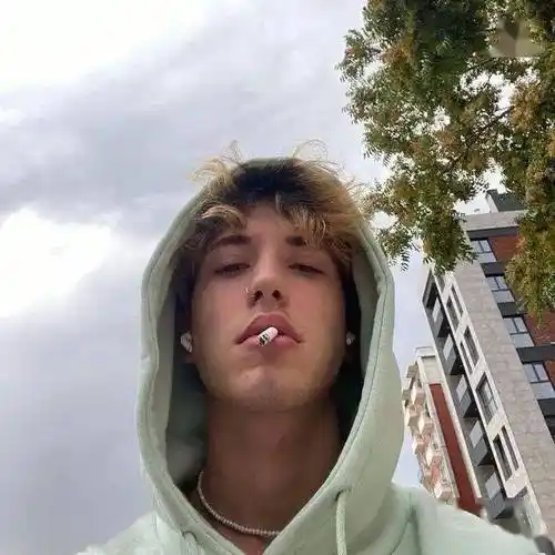 别慌今天解决不了的事情往下滑有欧美男头男生头像所以今明两天就休息