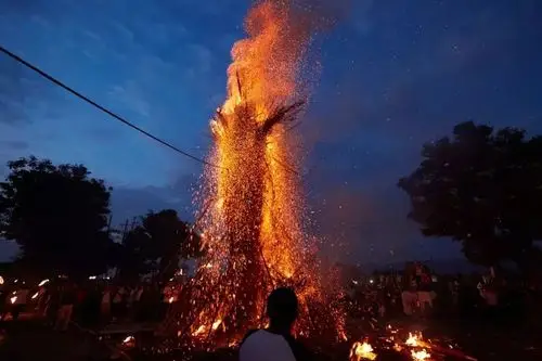大理火把节万朵莲花开海市一天星斗落人间