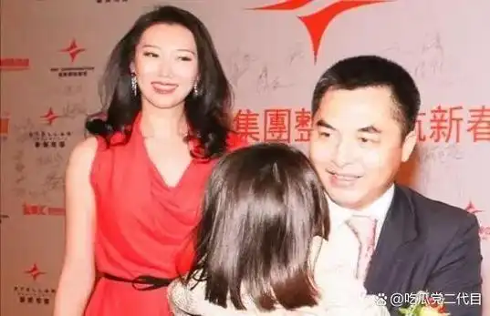 天上人间系列之五|覃辉的隐秘过往