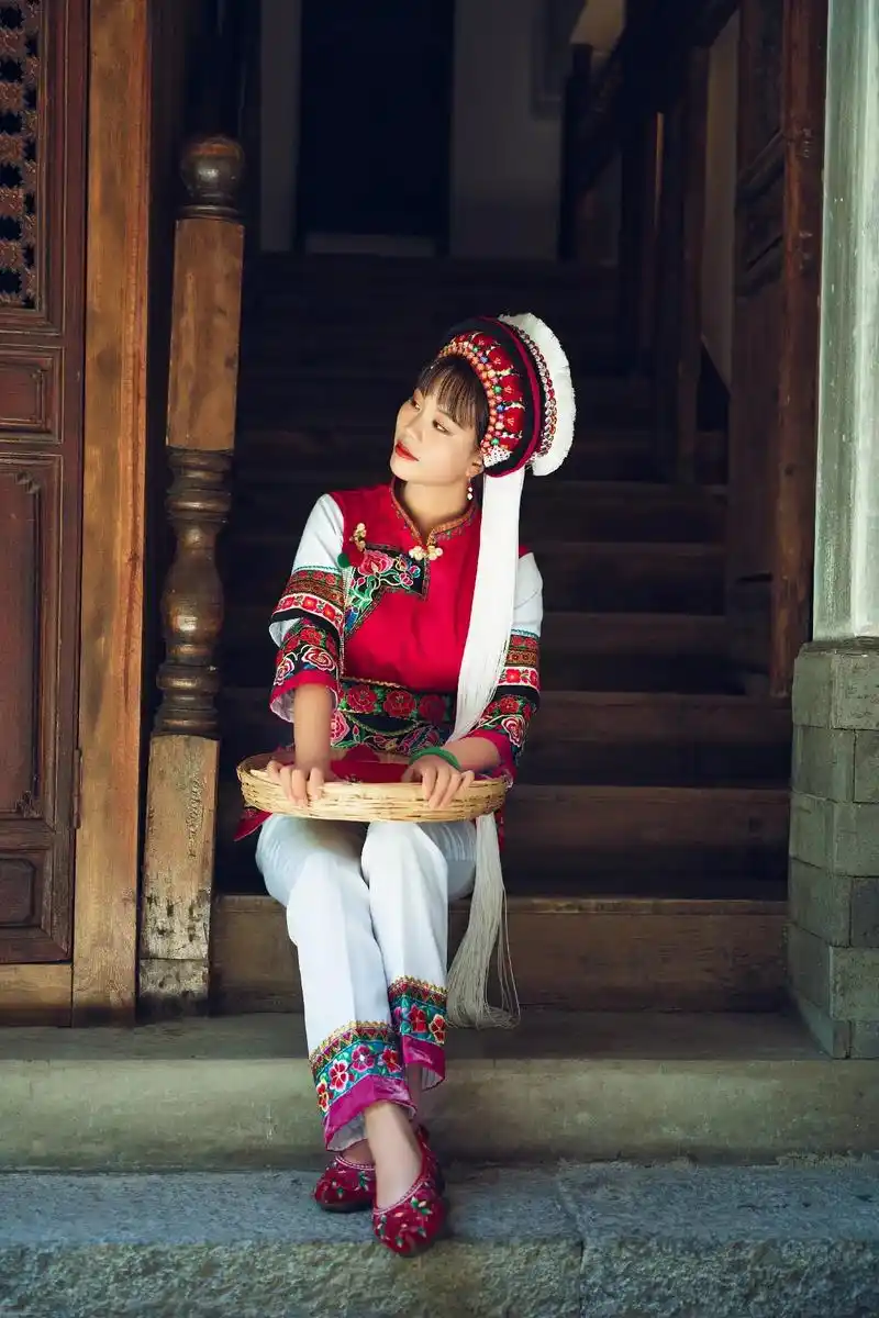 白族写真 超喜欢的一套服装 - 抖音