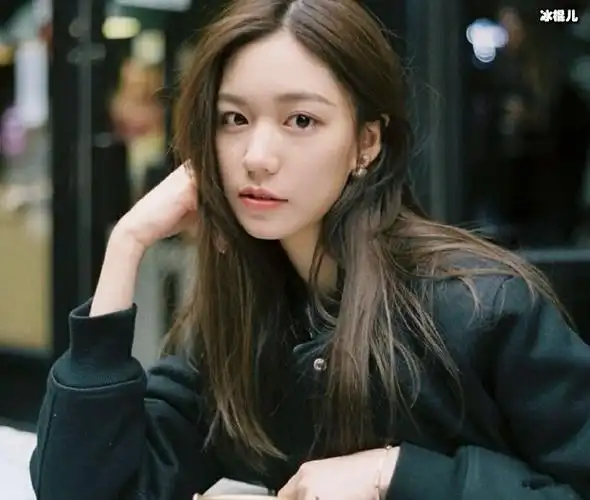 现今綦美合已经很久没有再有消息了,小编突然一搜关