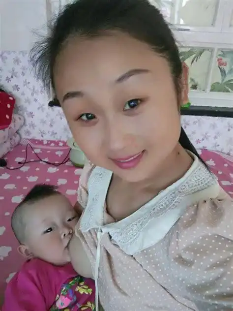 宝妈么一起来晒晒喂奶照吧 - 母乳喂养 - 妈妈帮