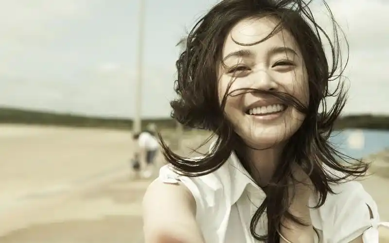 金泰熙三种情绪n种魅力的奥林巴斯相机广告静态照片也如此之美