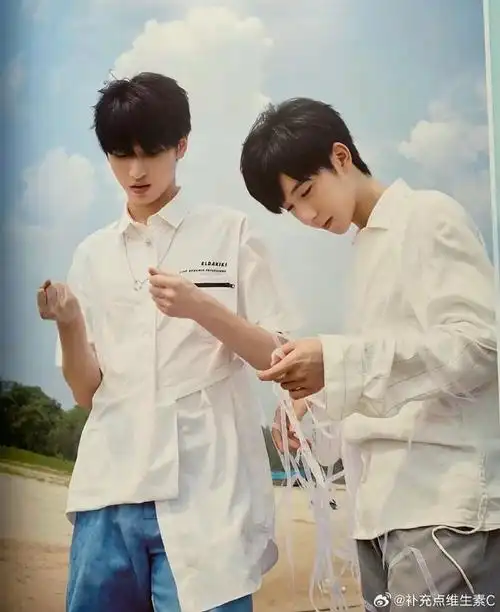 《近海狂想》严浩翔贺峻霖双人图,当年#翔霖#吃这么好啊