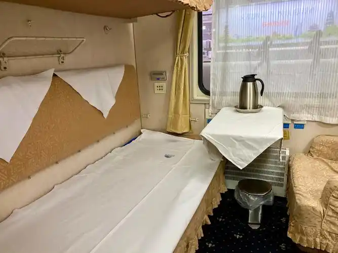 上海至北京t110次特快列车高级软卧车厢组图