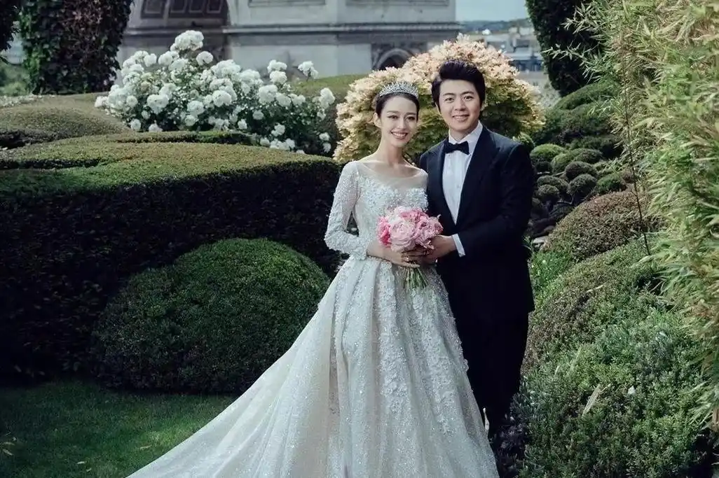 浸泡在时光的痕迹里 因为《幸福三重奏》综艺节目,郎朗和吉娜这对新婚