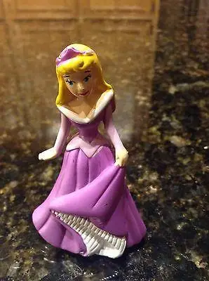 disney princess sleeping beauty pvc figure / cake topper holding