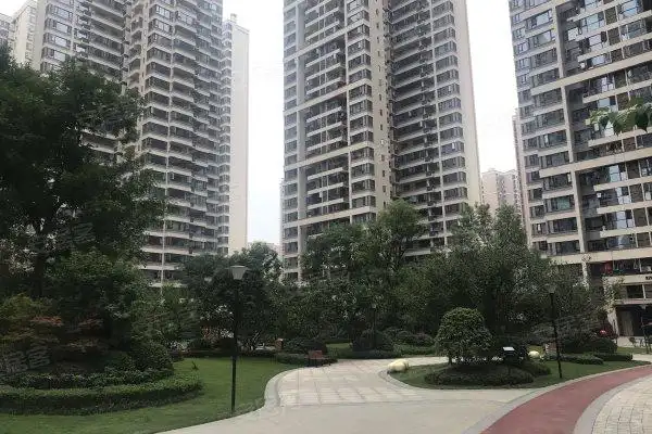 保利大都汇君汇怎么样,保利大都汇君汇周边房产中介经纪人评价-成都