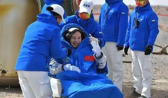 王亚平谈太空之旅辛酸:生理期太尴尬,落地后身体弱连