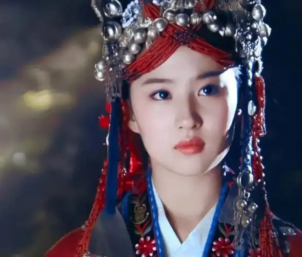 刘亦菲饰演的赵灵儿:白月光照耀我们