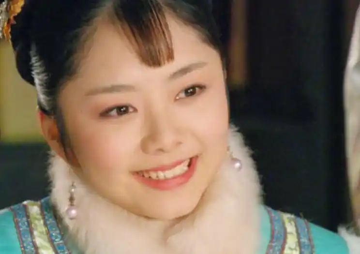 看完谭松韵七年前饰演淳贵人时的剧照才知道什么叫做古装少女