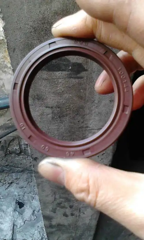 这个油封安装方向是哪边?