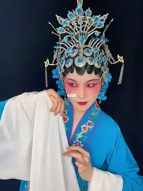 化妆课堂戏曲妆容多学一个技术并不是要你丢掉现在的工作而是利用你