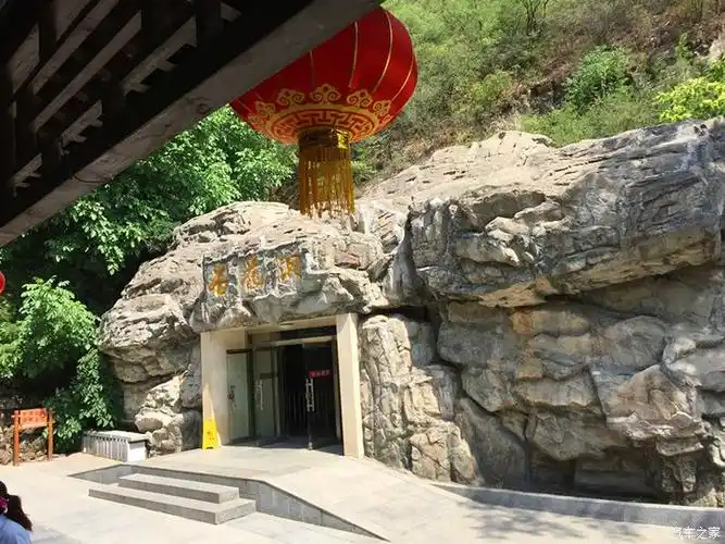 玩转京城房山石花洞探秘地下空间