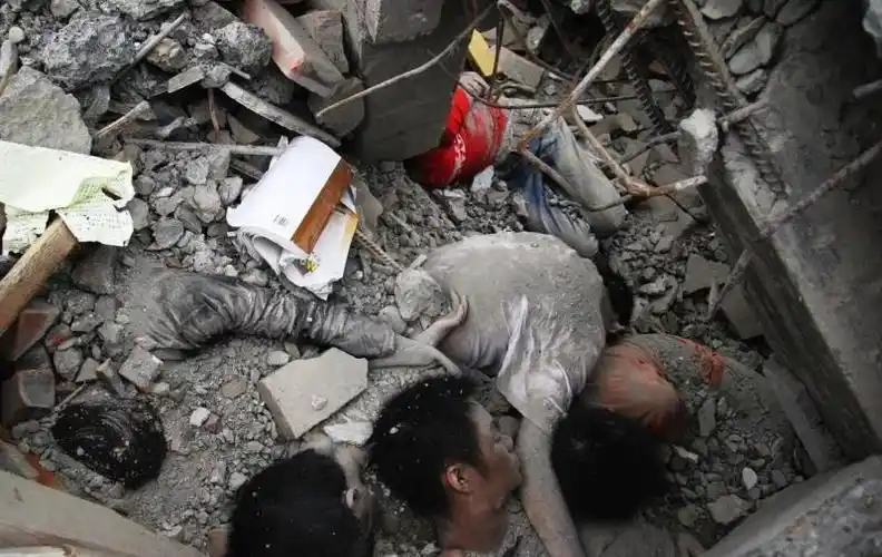 缅怀逝者,致敬重生,祝福汶川! --512汶川大地震 - 美篇