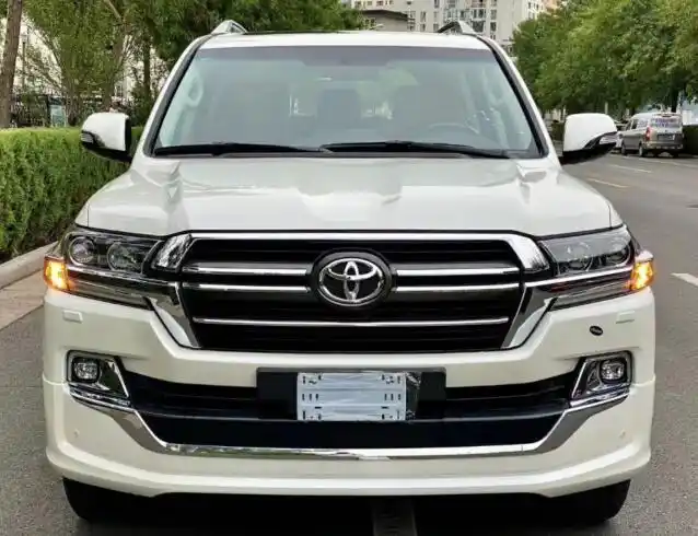 丰田suv的"王牌一哥",5,7升 四驱,7座大空间比宝马x5还宽裕!