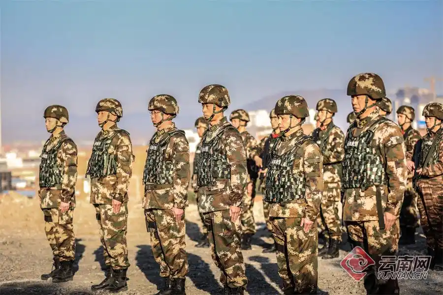 高清组图武警云南总队闻令而动打响新年度军事训练第一枪