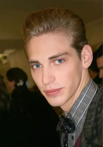 有没有人知道如何了解jeremy dofour 的最新消息啊?