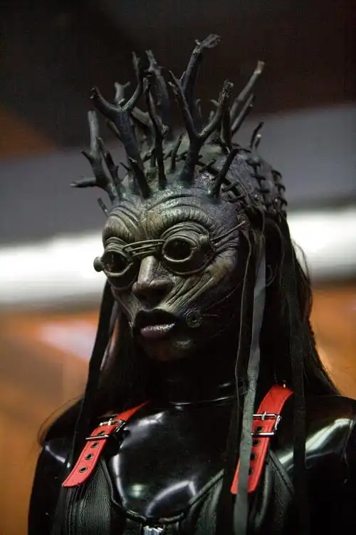 01-142012最新惊悚恐怖大片《人皮客栈3/恐怖旅舍3》高清版bd中字