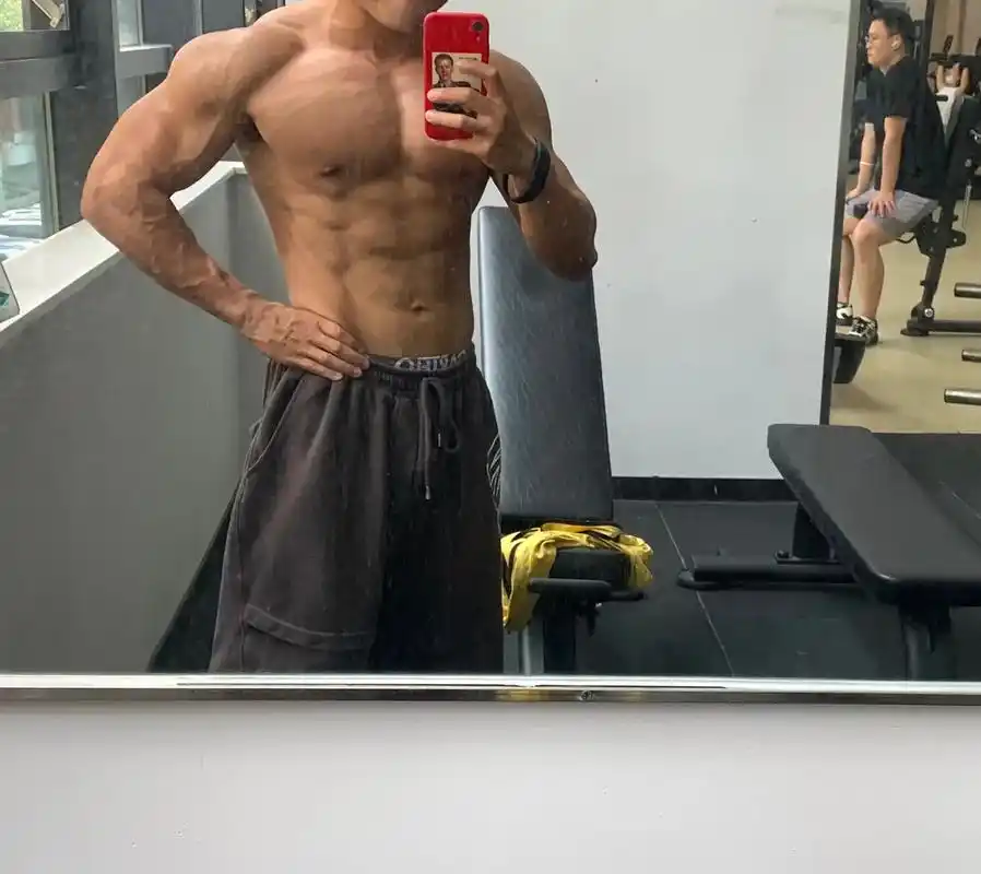 小练一个奶奶#胸肌训练#狮子座#黑皮 #健身#健身打卡#胸肌 - 抖音