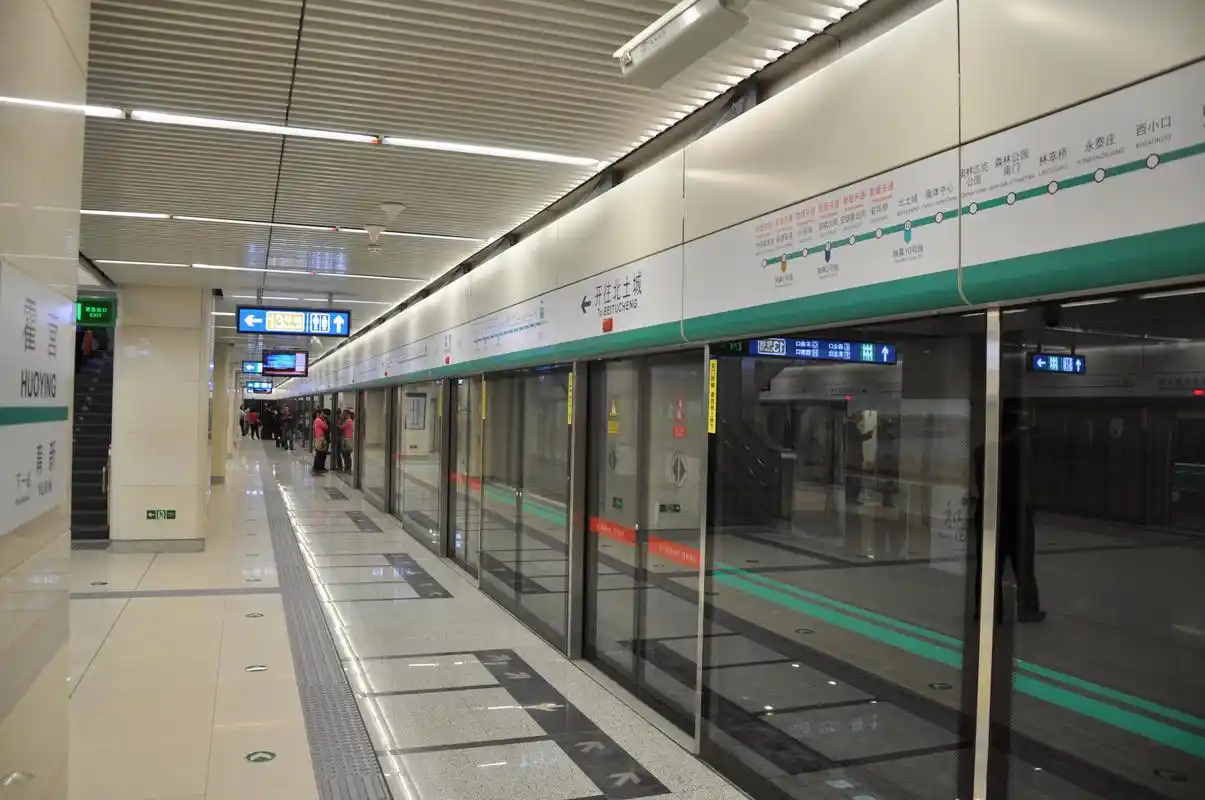 流浪汉被勒死 纽约地铁犯罪有多严重?对比分析中美地铁治安