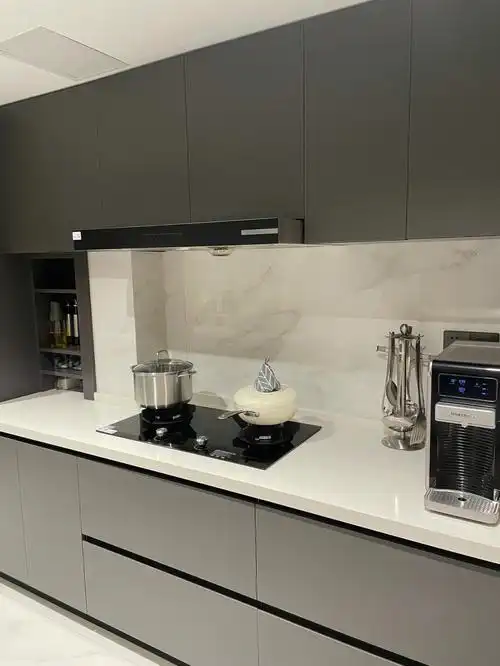 黑白灰极简厨房～