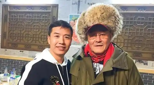 《郭的秀》这档节目聚集了国内两大喜剧天团的班主,即赵本山和郭德纲.