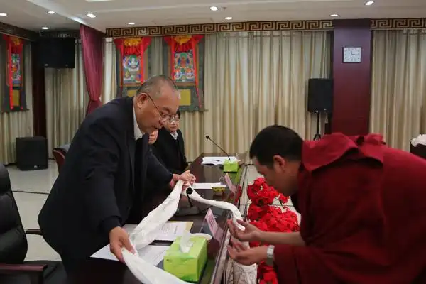 嘉木样院长与全体师生座谈