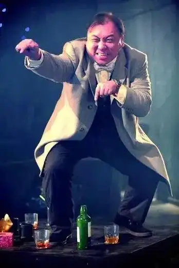 香港著名导演王晶对张颂文的演技赞叹不已称其可以媲美刘德华