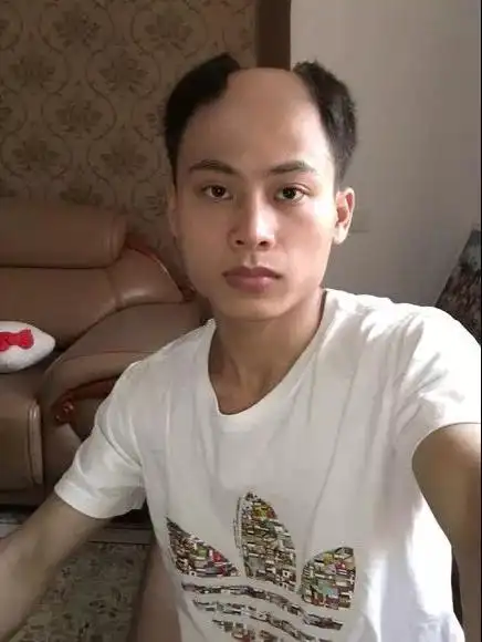 恶搞ps:求大神帮忙给我p一个中分的发型好吗