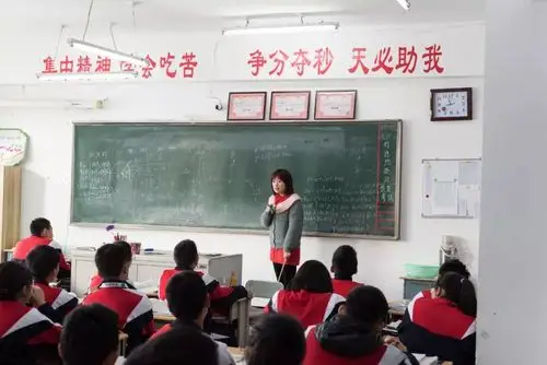 记者走进了张佳琪的内心世界,也寻找到了答案……伊春市二中张佳琪