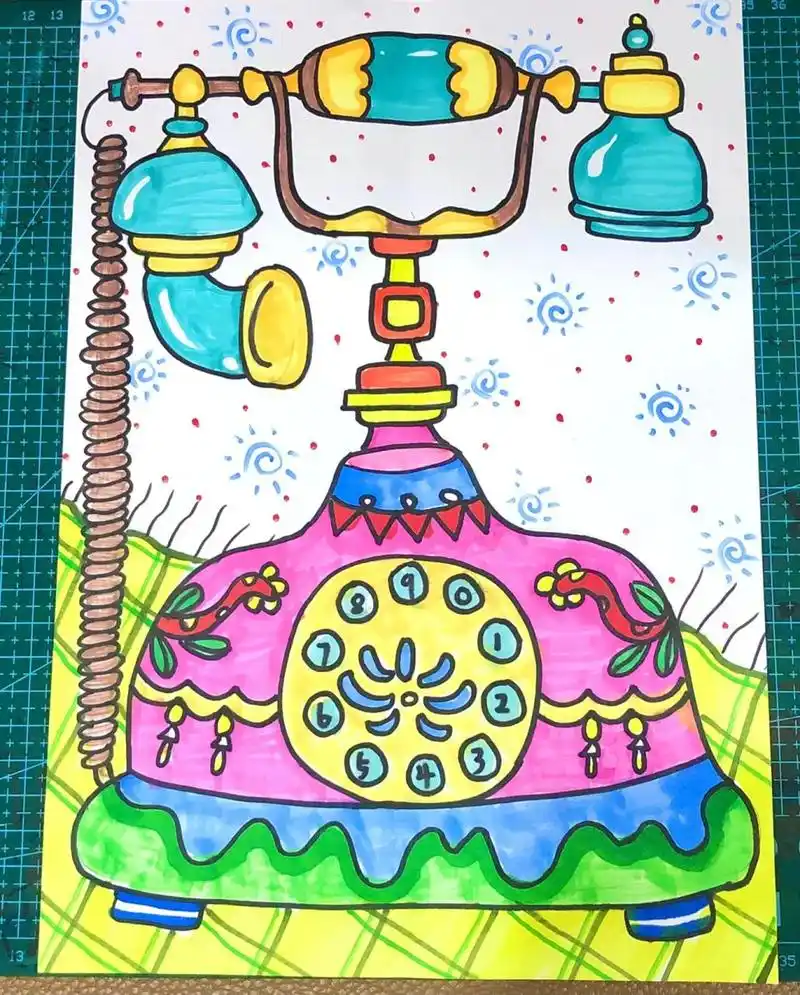 儿童创意画——《复古电话机》      创意美术