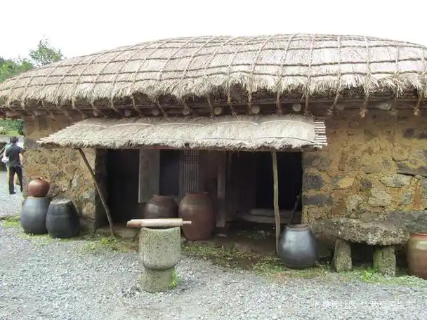 美丽济州岛城邑民俗村