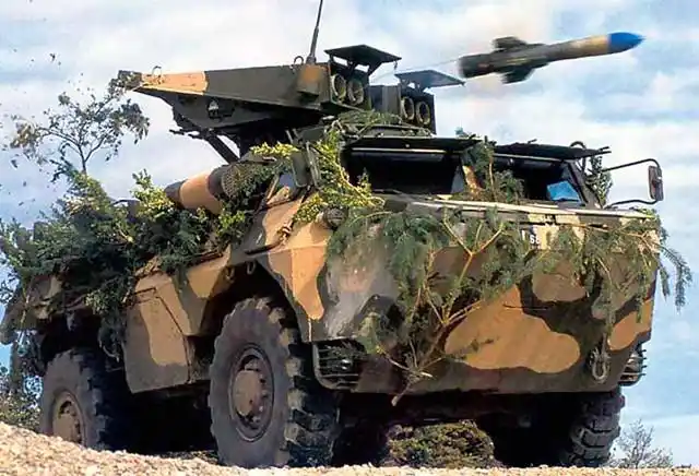 vab装甲运兵车是一种4×4轮式装甲运兵车,在1976年正式服役,尽管距今