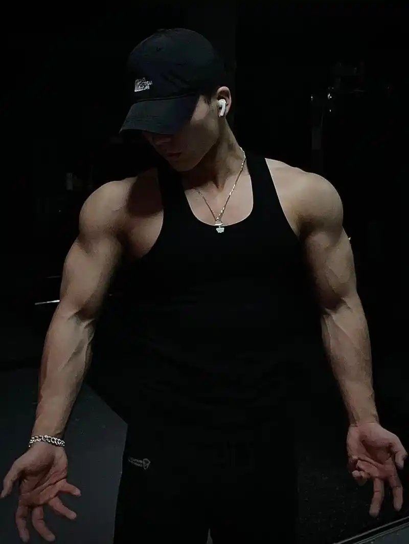 不点赞不评论系统下次就不给你推 #肌肉男 了#健身 #精神氮 - 抖音