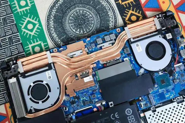 硬核但不乏味不只十代标压i7那么简单华硕飞行堡垒8游戏本评测