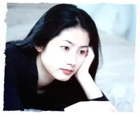 p>沈银河,1972年9月23日出生于韩国京畿道金浦市,韩国女演员.