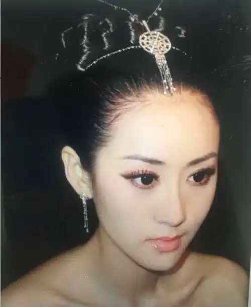 陈道明女儿陈格至今未婚,看到正面照,网友表示不进娱乐圈可惜了