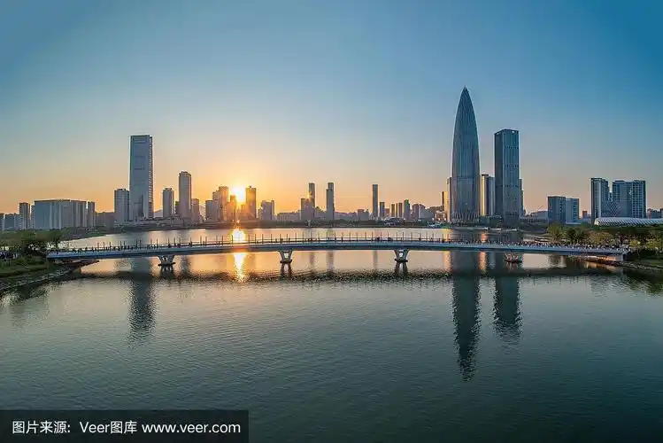 深圳湾天际线/黄昏的深圳城市风景