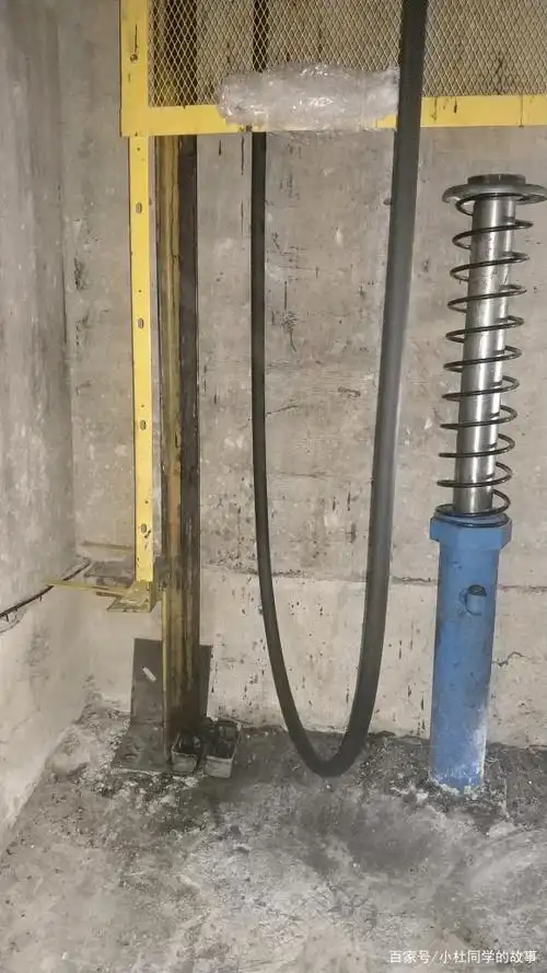 浙江快速电梯,补偿链导向装置经常被补偿链挂坏,要怎么处理啊?