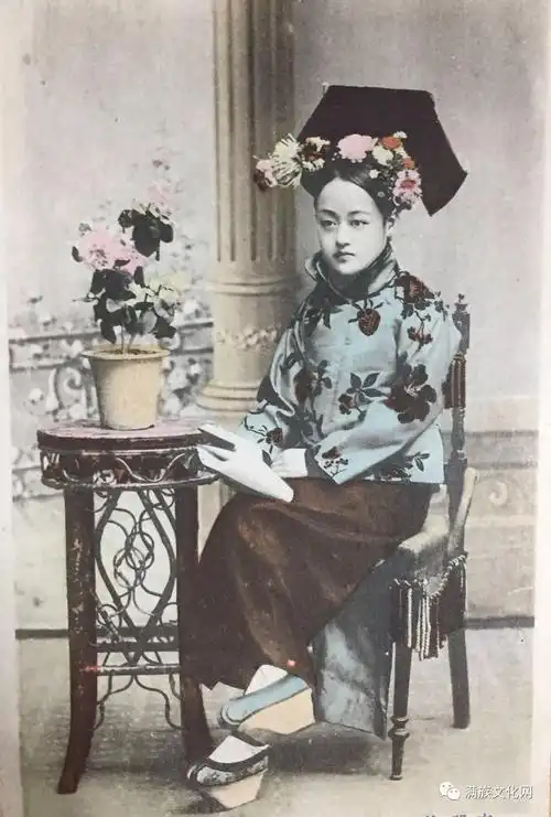 独家收藏的一组晚清满洲格格的照片