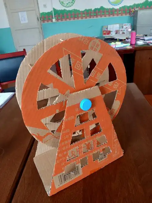 小材料,大智慧——马场幼儿园教师自制玩教具展示