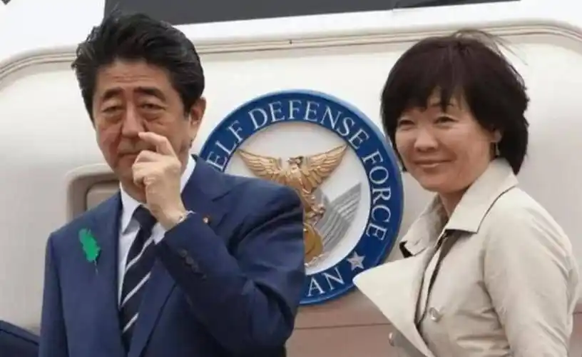 无法生育,又爱酗酒的安倍昭惠,为何还能被安倍晋三宠成公主?