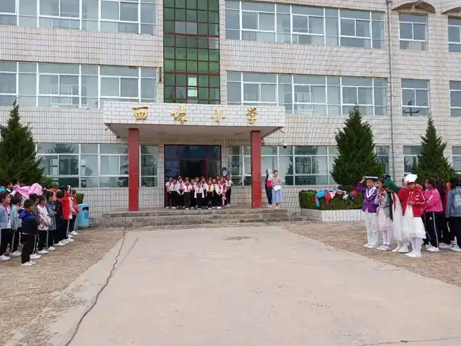 书香溢满校园 经典浸润人生 镇原县孟坝镇西壕小学 师生读书交流活动