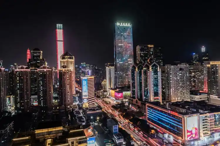 无梦想不深圳华强北深圳的硅谷之地夜景也是城市中心的一道靓丽风景线