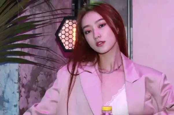 怦然心动20岁张浩昕个人资料郑州网红是海王吗牙牙快手号微博黑料被扒